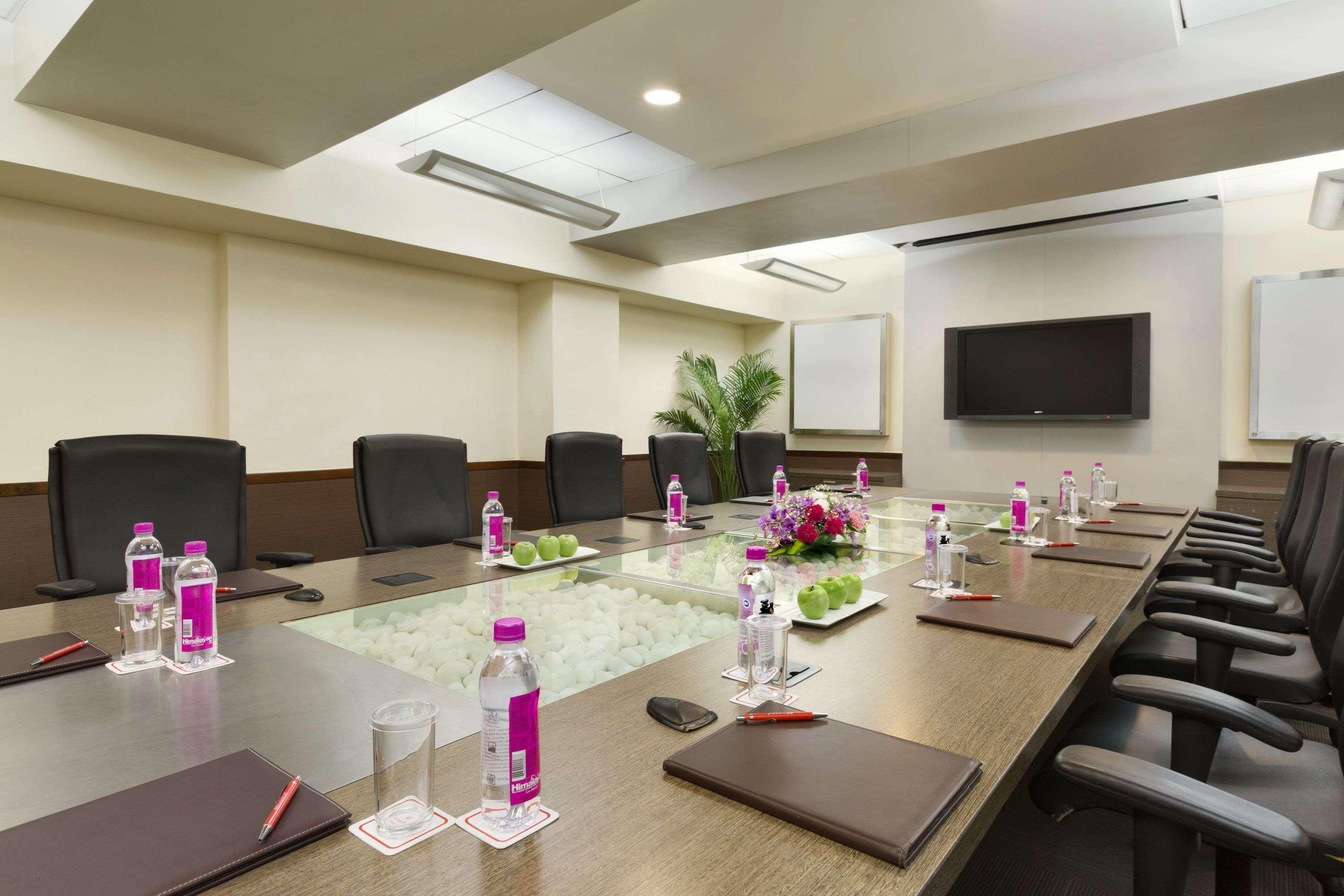Ramada By Wyndham Chennai Egmore Esterno foto